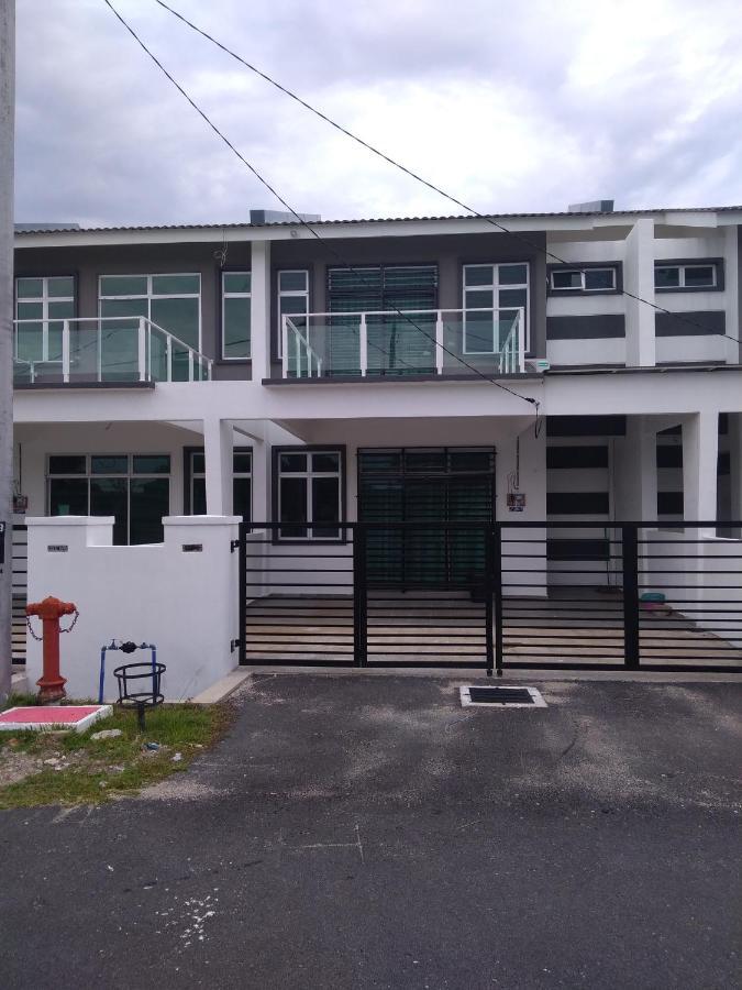 Homestay Seri Takir Kuala Terengganu Exterior photo